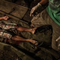 체포보다는 살인으로, 필리핀 경찰의 ‘마약과의 전쟁’