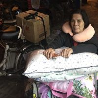 중국: 집을 잃은 사람들에게 주거권을 주장하게 하다 / 니 율란