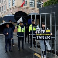 300일의 수감, 300일의 불의