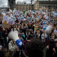 기후변화 위기를 막기 위한 일일 파업에 동참해주세요!