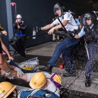 홍콩: 경찰의 폭력을 즉각 조사하라