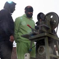 이란: 손목 절단하는 잔혹한 고문 자행