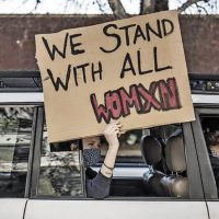 아프리카 여성들은 지금도 갇혀 있다