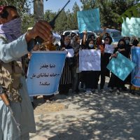 탈레반, 총기 사용해 아프간 내 평화적 시위 해산