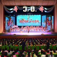 북한인권: 존중받지 못하는 사람들 – 북한의 여성들