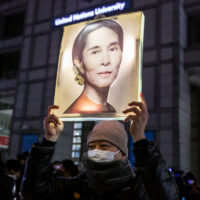 미얀마: 쿠데타 기념일을 앞두고 아웅산 수치 재판 터무니없이 종료