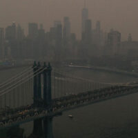 전 세계: 북아메리카 산불 스모그로 인한 건강 위험은 기후변화 대처 실패를 보여주는 충격적인 지표