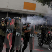 전 세계: 세계 곳곳에서 시위대의 사망과 부상을 초래하는 최루가스 오용 문제 –인터랙티브 페이지 업데이트