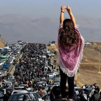 이란: 마흐사아미니 히잡시위 1주년, 국제사회는 무자비한 탄압에 대한 면책에 맞서야 한다