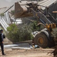 이스라엘/팔레스타인 점령지역: 팔레스타인인-베두인족 300여 명, 나캅의 대규모 가옥 철거 후 강제퇴거에 내몰려