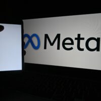 예멘: 당국과 메타는 온라인에서 일어나는 젠더기반폭력을 해결해야 한다