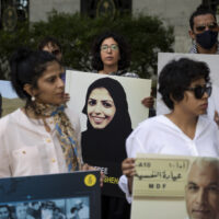 트윗 한 줄로 징역 34년까지 선고 받았던 한 여성의 이야기