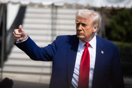 북한인권: [논평] 트럼프의 RFA 폐쇄, 아시아 전역의 언론의 자유를 훼손하고 반대 세력에 힘을 실어주다