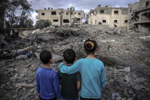 [기고] MADEX 2025, 가자지구에 떨어지는 폭탄을 응시하라