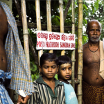 포스코 제철소 때문에 쫓겨날 위기에 처한 1,500가구 인도 농민들