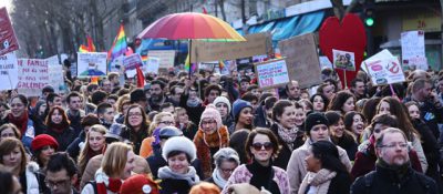 인권 존중의 유리벽 사이 : 마포구청의 성소수자 현수막 게시불허