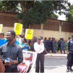 감비아: 티셔츠를 나눠줬다는 이유로 구금된 사람들/UA 8호(2011.7.6)