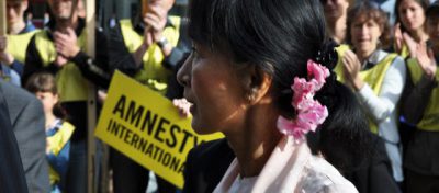 아웅산 수치, 21년 걸린 노벨상 수상